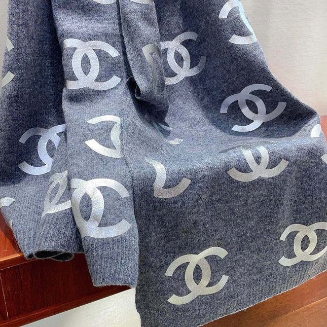 SCARF 190 CM IN COOL GRAY CASHMERE WITH SILVER LOGO 401170