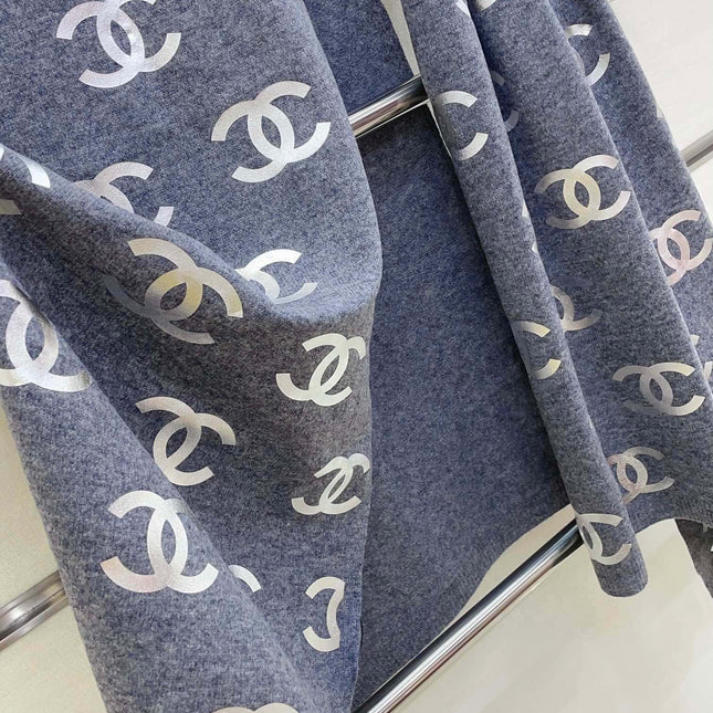 SCARF 190 CM IN COOL GRAY CASHMERE WITH SILVER LOGO 401170