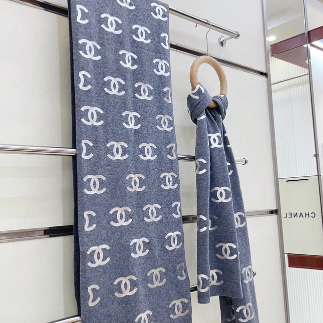 SCARF 190 CM IN COOL GRAY CASHMERE WITH SILVER LOGO 401170