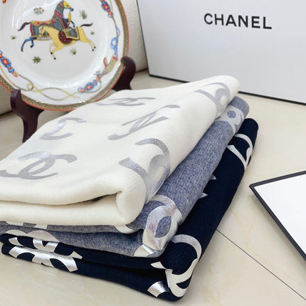 SCARF 190 CM IN NAVY BLUE CASHMERE WITH SILVER LOGO 401171