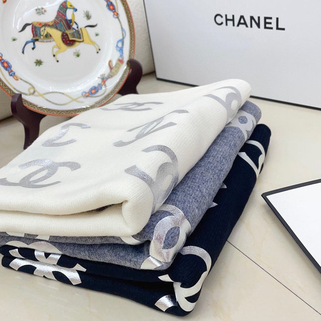 SCARF 190 CM IN NAVY BLUE CASHMERE WITH SILVER LOGO 401171