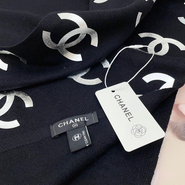 SCARF 190 CM IN NAVY BLUE CASHMERE WITH SILVER LOGO 401171