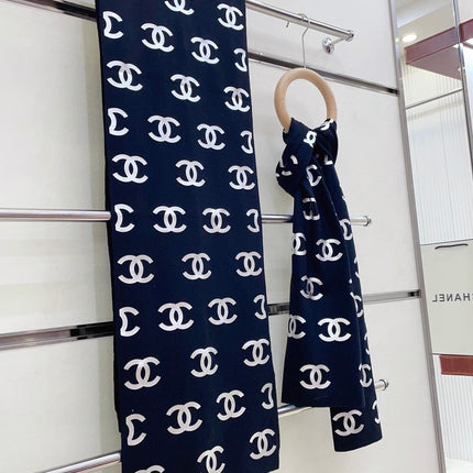SCARF 190 CM IN NAVY BLUE CASHMERE WITH SILVER LOGO 401171