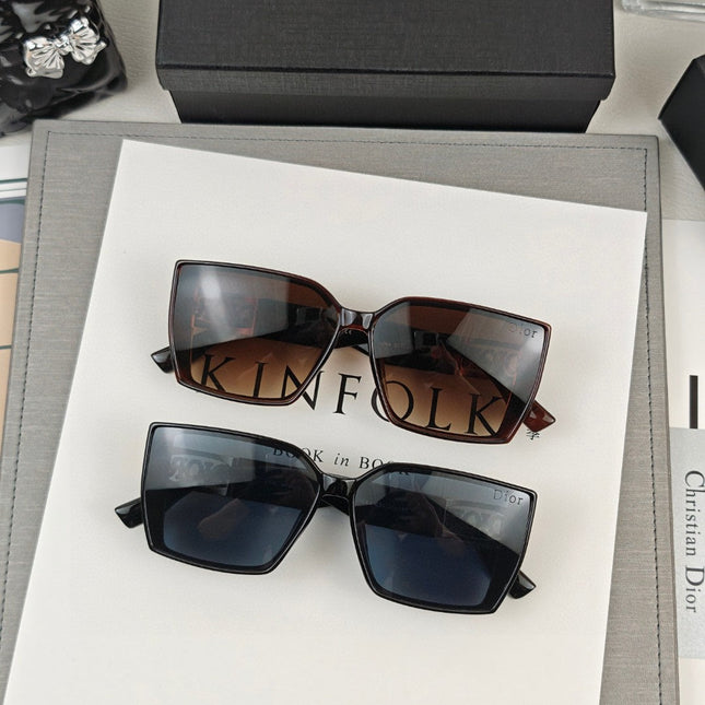 MONTAIGNE SQUARE SUNGLASS 58044 IN ACETATE