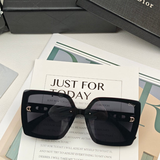 MONTAIGNE SUNGLASS 53032 IN ACETATE