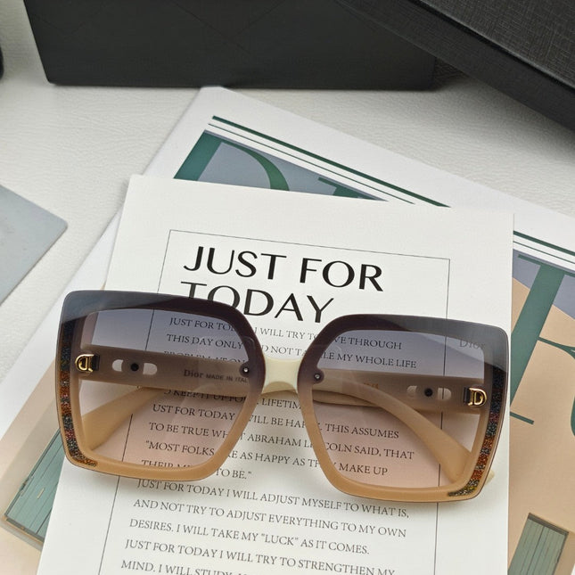 MONTAIGNE SUNGLASS 53032 IN ACETATE