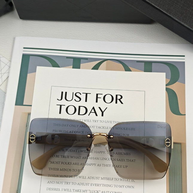 MONTAIGNE SUNGLASS 55503 IN ACETATE