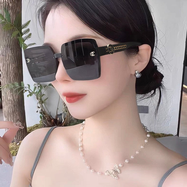 SQUARE SUNGLASSES 59909 IN BLACK TR FRAME WITH RESIN LENSES