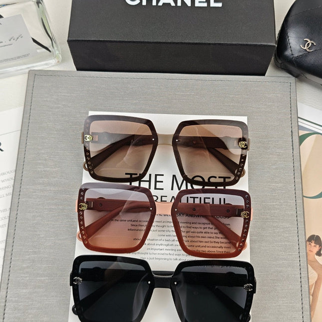 SQUARE SUNGLASSES 59909 IN BLACK TR FRAME WITH RESIN LENSES