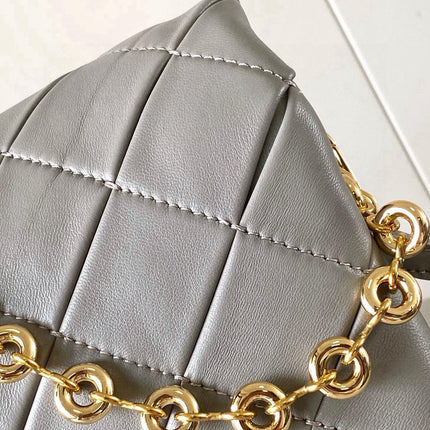 LOEWE 25S PUFFER GOYA BAG 23 IN LIGHT GRAY NAPPA LAMBSKIN