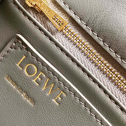 LOEWE 25S PUFFER GOYA BAG 23 IN LIGHT GRAY NAPPA LAMBSKIN