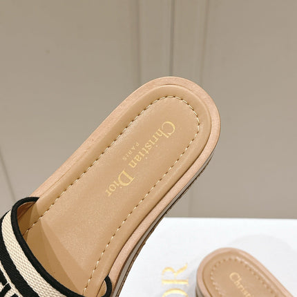 DWAY WEDGE SLIDES 45MM IN BEIGE AND BLACK FABRIC RAFFIA SOLE