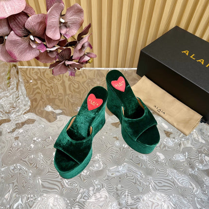 ALAIA PLATFORM WEDGE IN GREEN FOREST VELVET WITH HEART EMBROIDERED