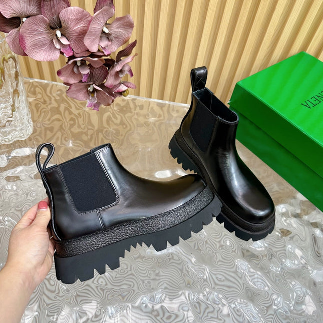 FIREMAN ANKLE BOOT IN BLACK CALFSKIN
