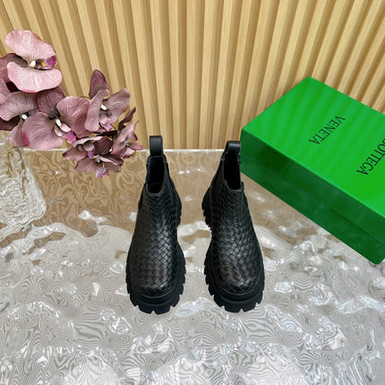 FIREMAN ANKLE BOOT IN BLACK CALFSKIN WITH WOVEN DESIGN