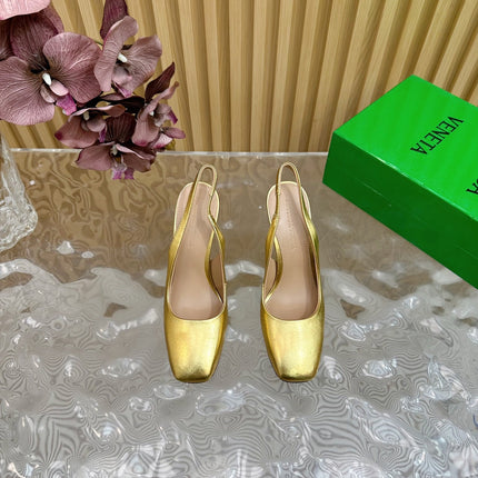 KNOT PUMP 9 CM IN GOLD CALFSKIN WITH GOLD FINISHED METAL HEEL