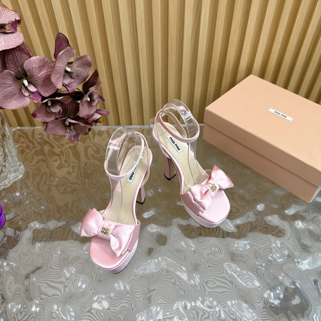 HIGH BOW PLATFORM IN LIGHT PINK SILK