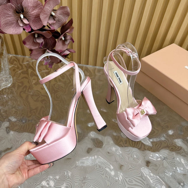 HIGH BOW PLATFORM IN LIGHT PINK SILK