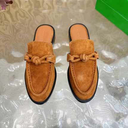 OPEN-BACK LOAFER REALISED IN CINNAMON BROWN SUEDE