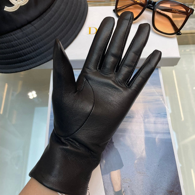 GLOVES WITH METAL HARDWARE IN BLACK LAMBSKIN 218820