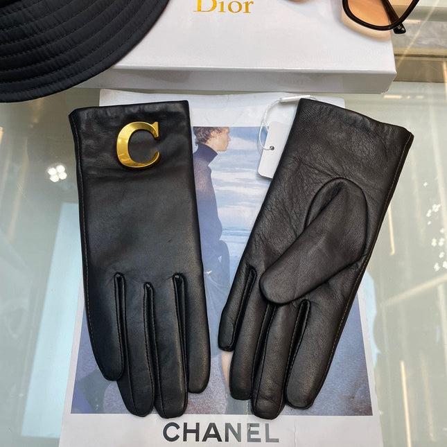 GLOVES WITH METAL HARDWARE IN BLACK LAMBSKIN 218820