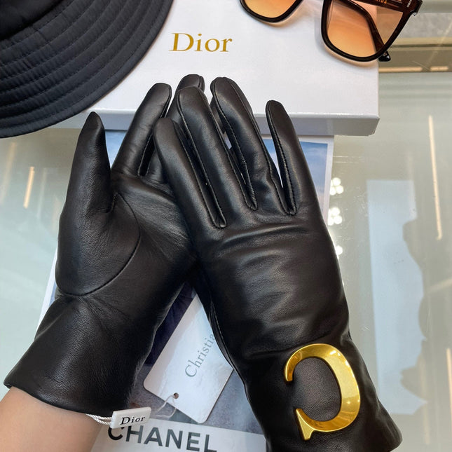 GLOVES WITH METAL HARDWARE IN BLACK LAMBSKIN 218820