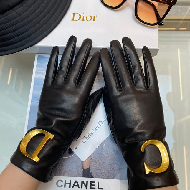 GLOVES WITH METAL HARDWARE IN BLACK LAMBSKIN 218820