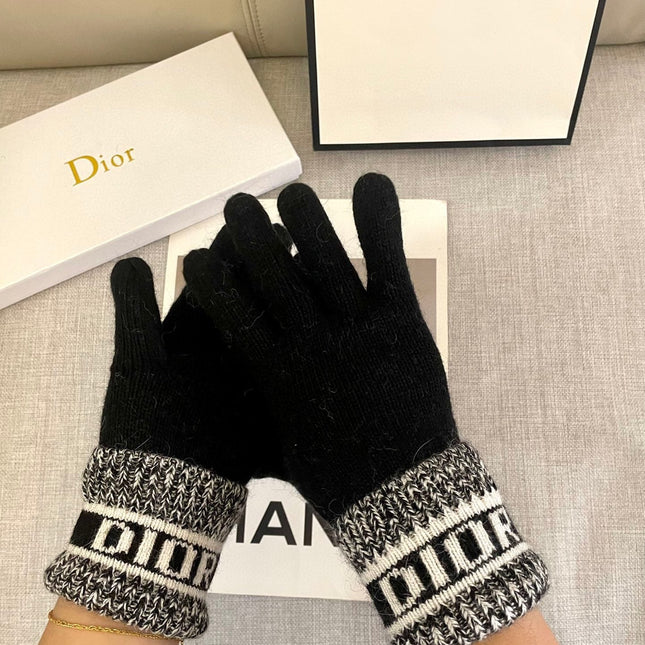 KNITTED GLOVES IN BLACK MIX WHITE WOOL 449712