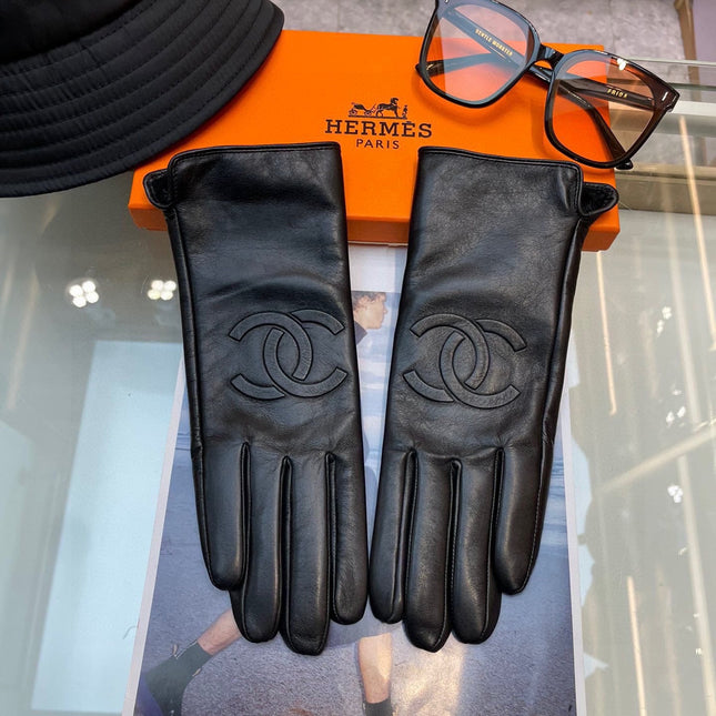 GLOVES IN BLACK LAMBSKIN 463840