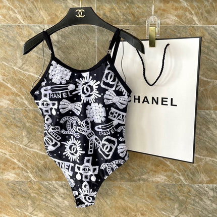 CC BIKINI SWIMSUIT SET IN BLACK AND WHITE CHARM PRINTED 581300