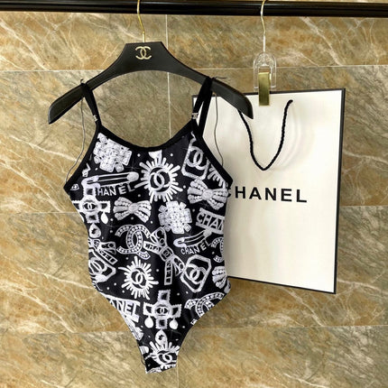 CC BIKINI SWIMSUIT SET IN BLACK AND WHITE CHARM PRINTED 581300