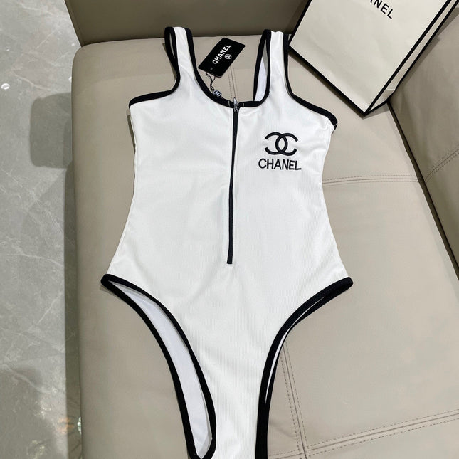 CC BIKINI SWIMSUIT SET IN WHITE AND BLACK TRIM 604254