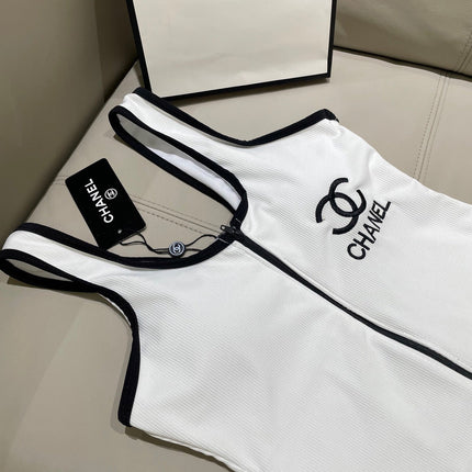 CC BIKINI SWIMSUIT SET IN WHITE AND BLACK TRIM 604254