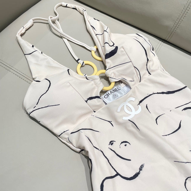 CC BIKINI SWIMSUIT SET IN CREAMY WHITE MIXED WITH CURVED BLACK DETAIL 608919