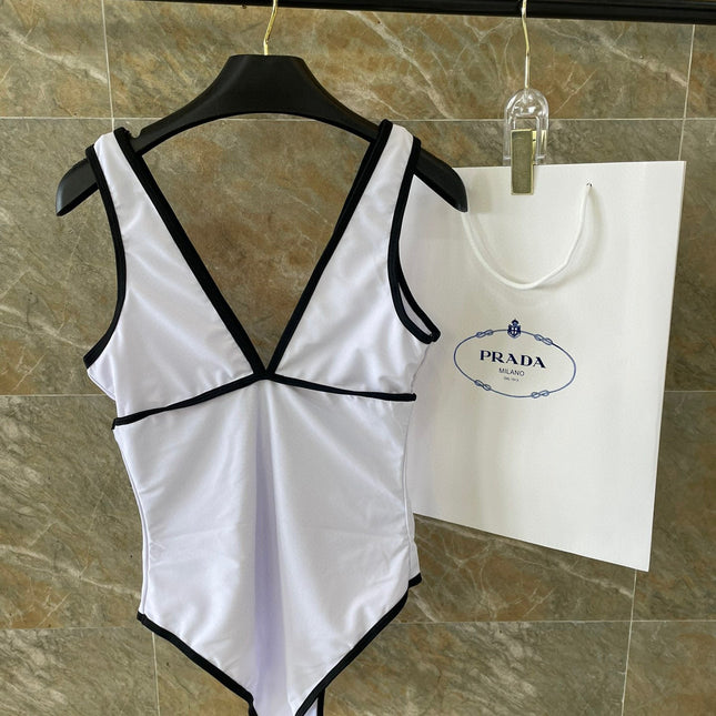 CC BIKINI SWIMSUIT SET IN WHITE AND BLACK TRIM 613724