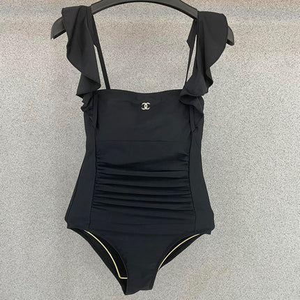 CC BIKINI SWIMSUIT SET IN BLACK ATTACHED WITH GOLD METAL LOGO 615196