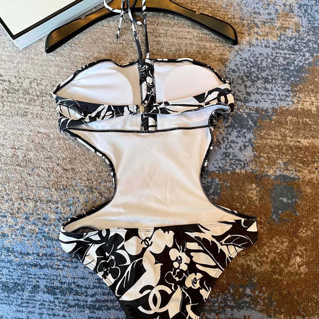 CC BIKINI SWIMSUIT SET IN BLACK AND WHITE FLORAL PRINTED 622171