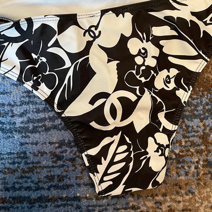 CC BIKINI SWIMSUIT SET IN BLACK AND WHITE FLORAL PRINTED 622171