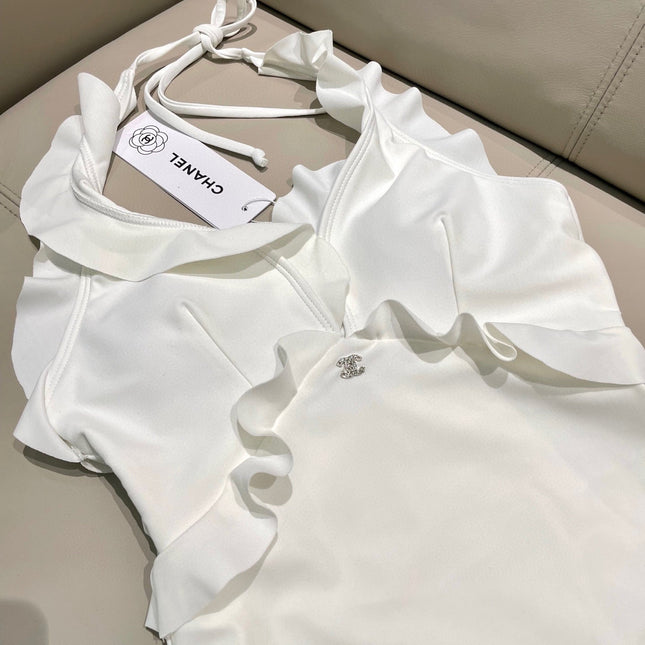 CC BIKINI SWIMSUIT SET WHITE AND RUFFLED TRIM 622179