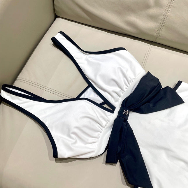CC BIKINI SWIMSUIT SET IN WHITE AND BOW BLACK 622186