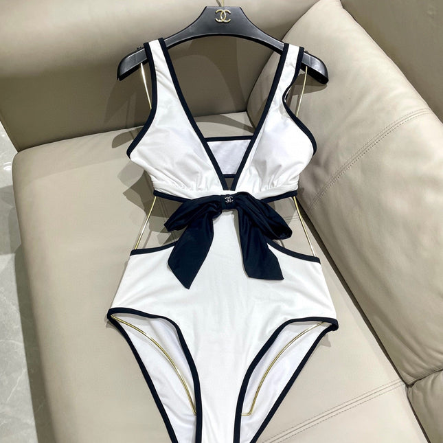 CC BIKINI SWIMSUIT SET IN WHITE AND BOW BLACK 622186
