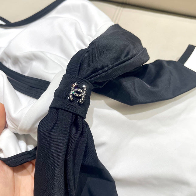 CC BIKINI SWIMSUIT SET IN WHITE AND BOW BLACK 622186