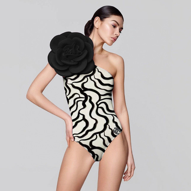 ONE-PIECE SWIMSUIT WITH FLORAL PATTERN IN BLACK AND WHITE 627827