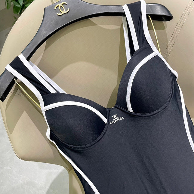 SWIMSUIT BODYSUIT IN BLACK AND WHITE STRIPED 627831