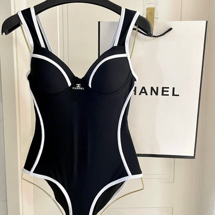 SWIMSUIT BODYSUIT IN BLACK AND WHITE STRIPED 627831