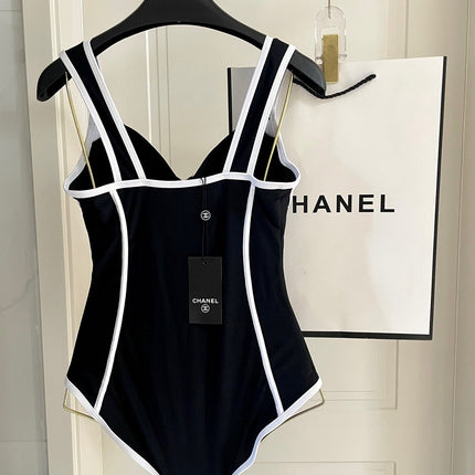 SWIMSUIT BODYSUIT IN BLACK AND WHITE STRIPED 627831