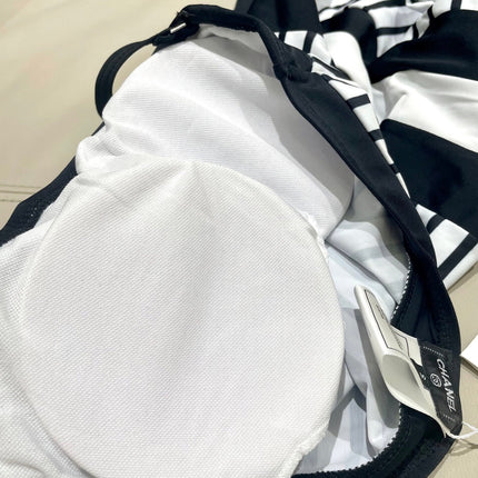 CC BIKINI SWIMSUIT SET IN WHITE WITH BLACK VERTICAL STRIPES 633258