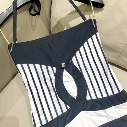 CC BIKINI SWIMSUIT SET IN WHITE WITH BLACK VERTICAL STRIPES 633258