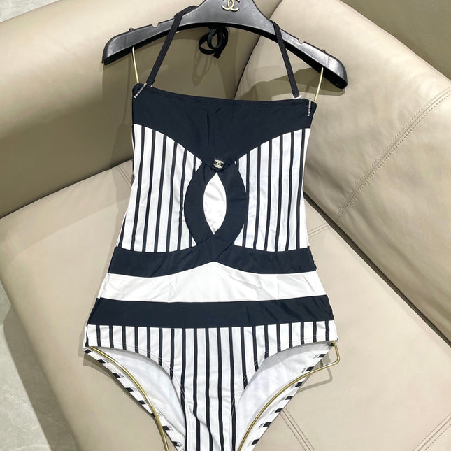 CC BIKINI SWIMSUIT SET IN WHITE WITH BLACK VERTICAL STRIPES 633258
