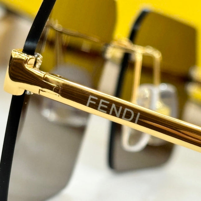 SKY RECTANGULAR FRAME SUNGLASSES FE40043U IN METAL